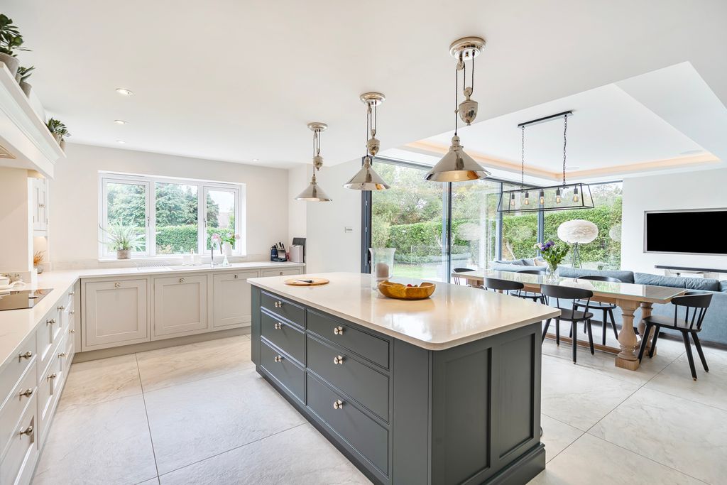 Property photo 3 of 38 Picture No. 09