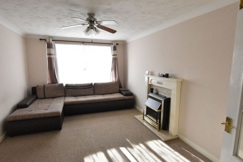 Property photo 2 of 5