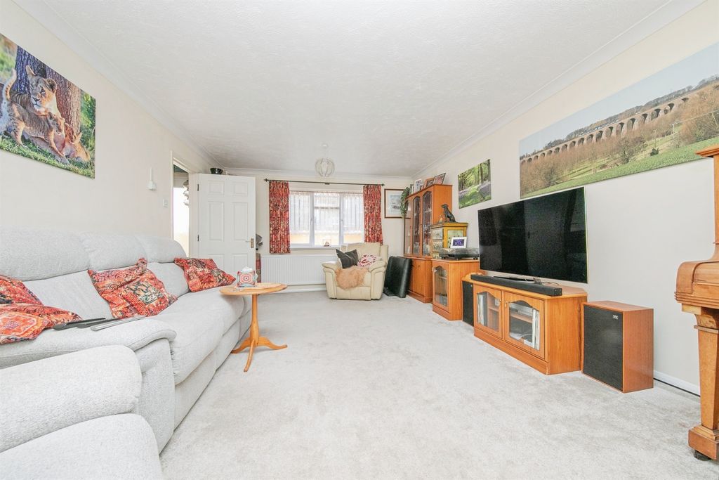 Property photo 3 of 24