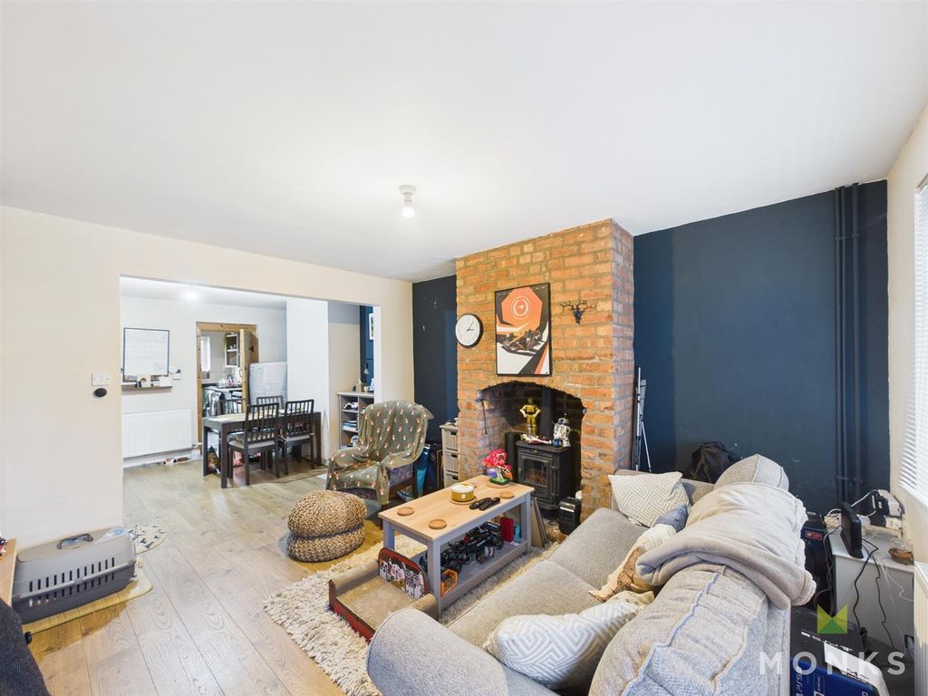 Property photo 2 of 9 Cam01348G0-Pr0775-Still001.Jpg