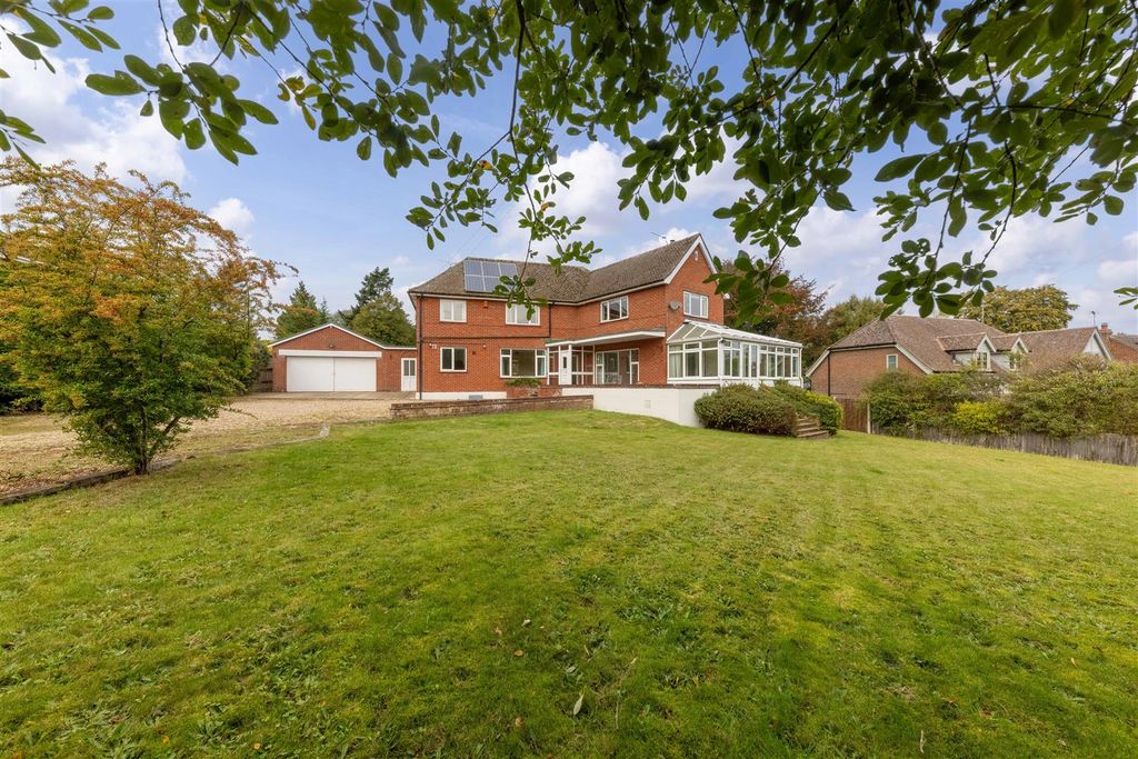 Property photo 1 of 27 Front Aspect