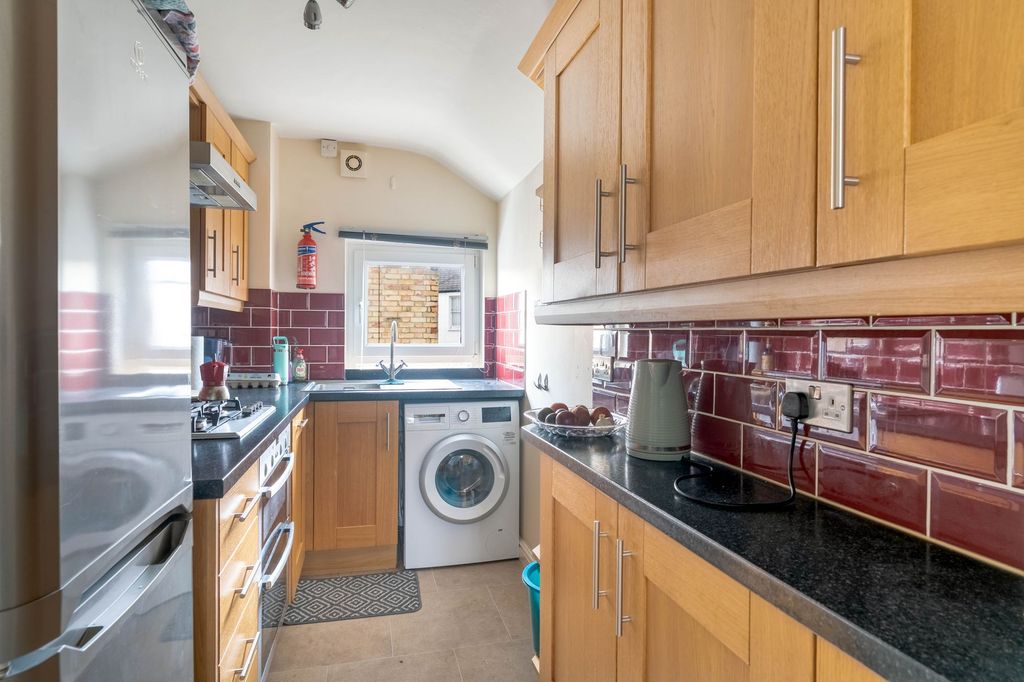 Property photo 3 of 5