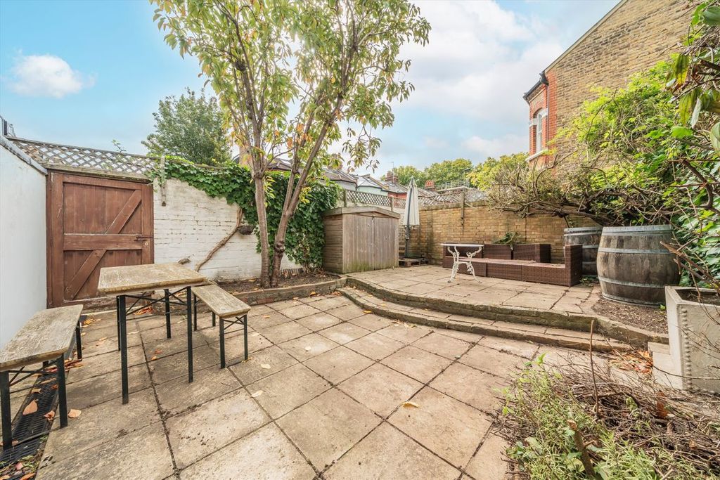 Property photo 3 of 7