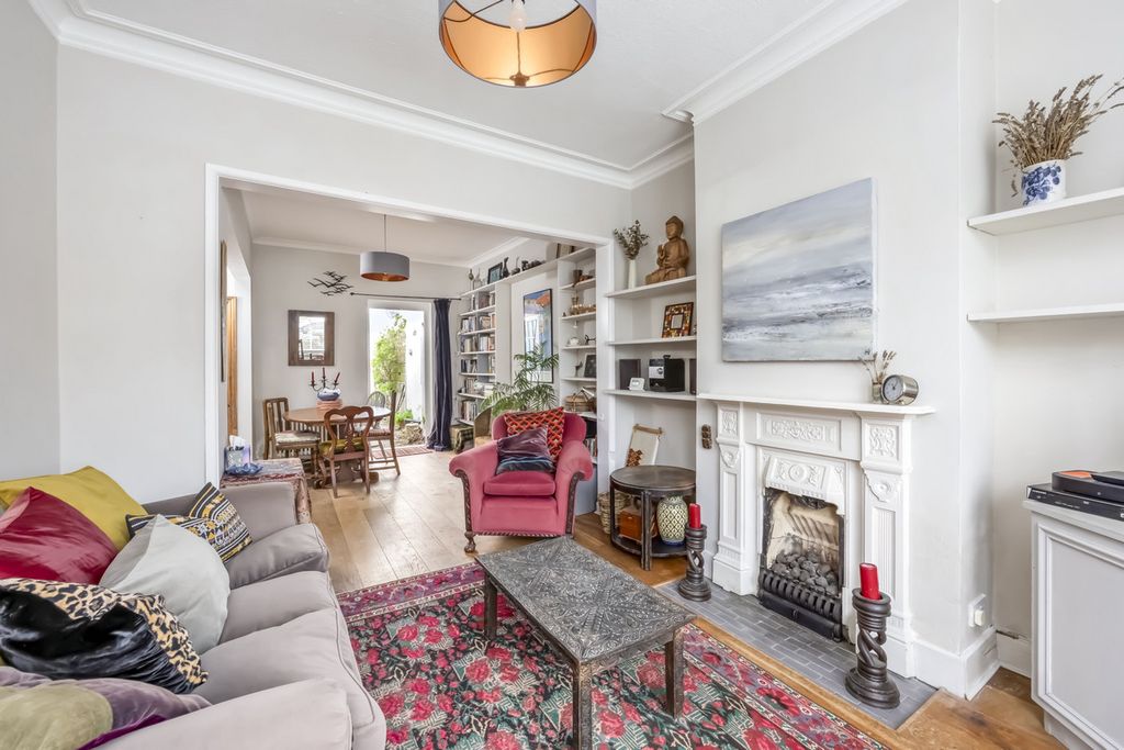 Property photo 2 of 17