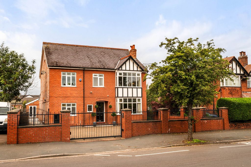 Property photo 1 of 36