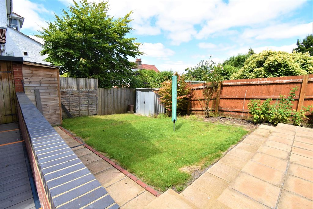 Property photo 2 of 20