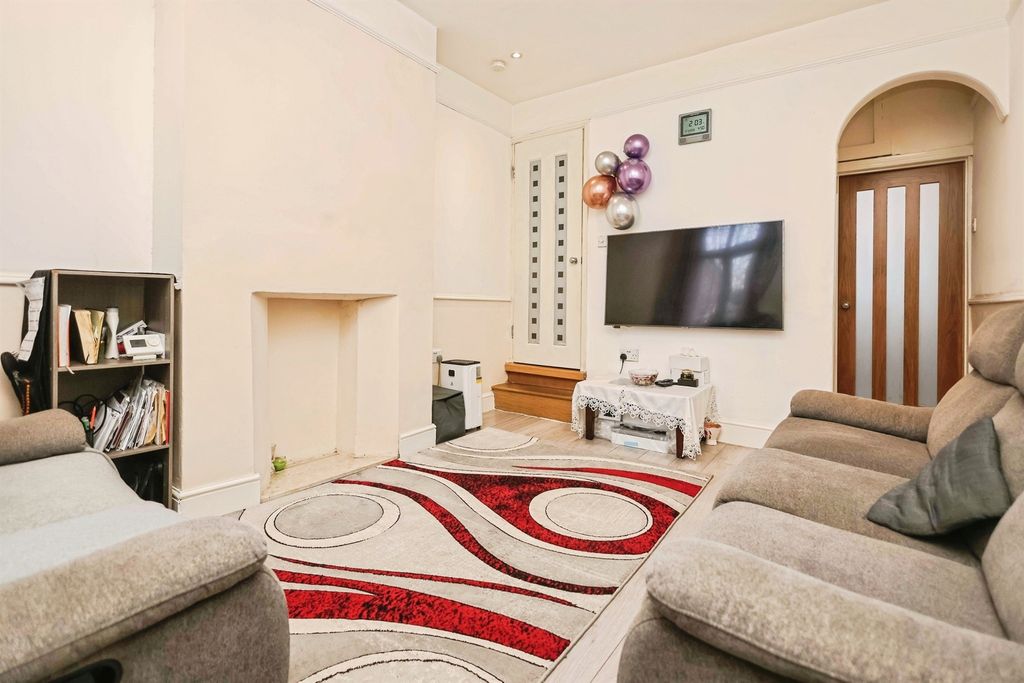 Property photo 2 of 14