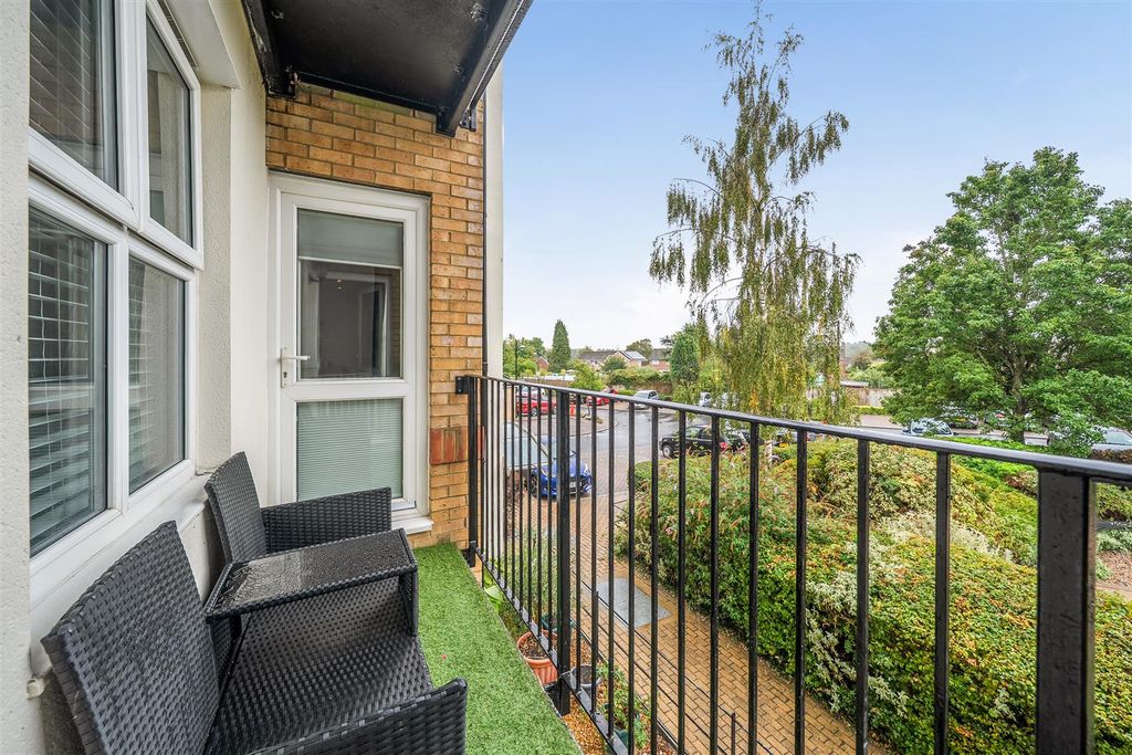 Property photo 2 of 16