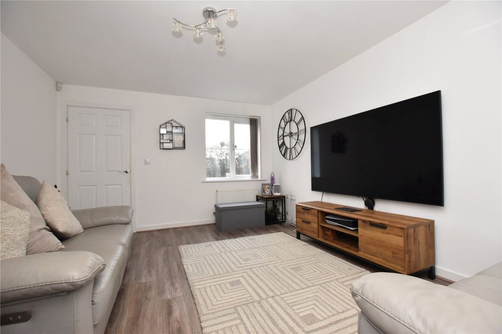 Property photo 2 of 22 Picture No. 18