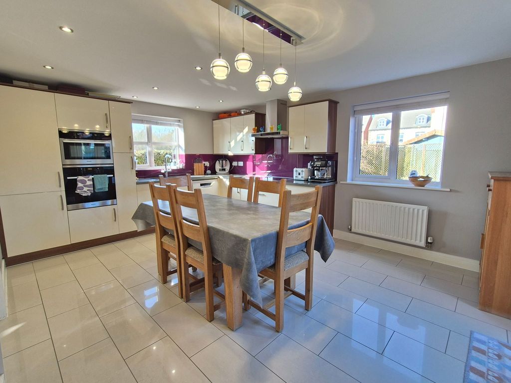 Property photo 2 of 24