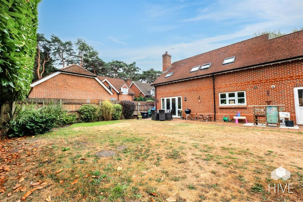 Property photo 3 of 26