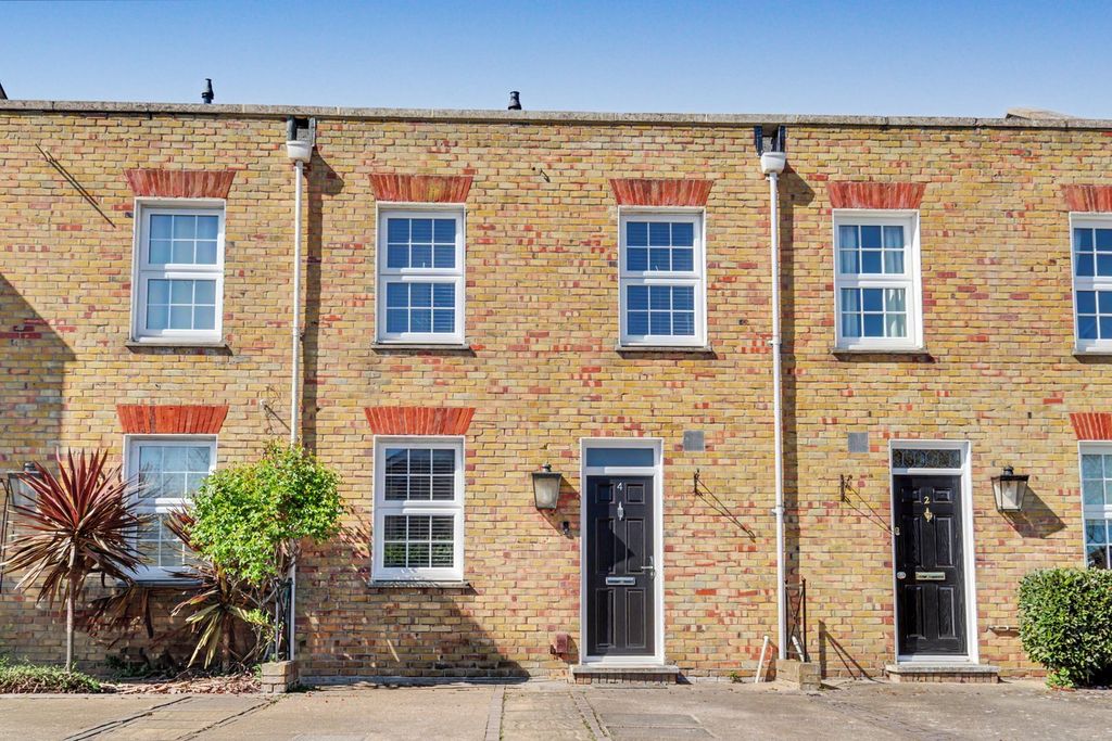 Property photo 1 of 18