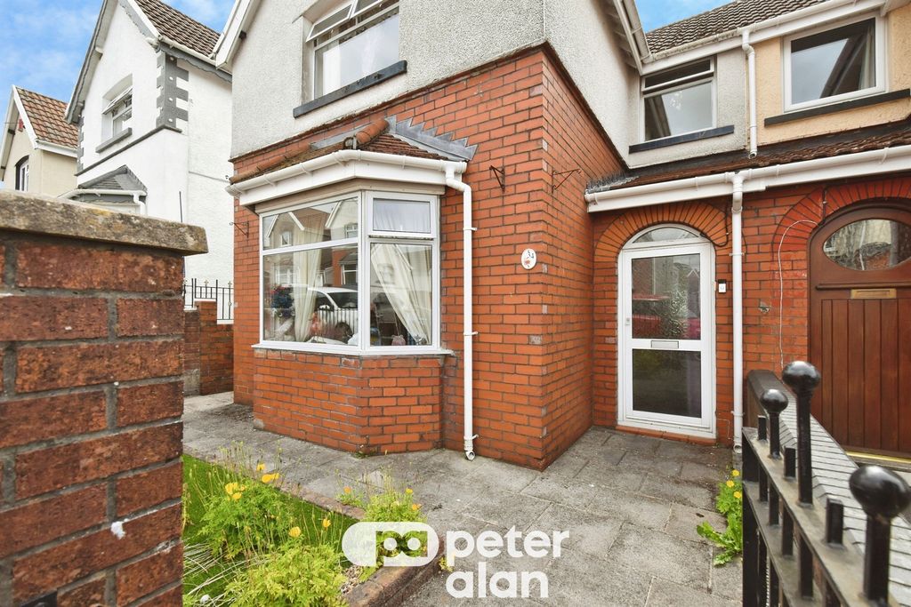 2 bed semi-detached house for saleGarden City, Rhymney, Tredegar NP22