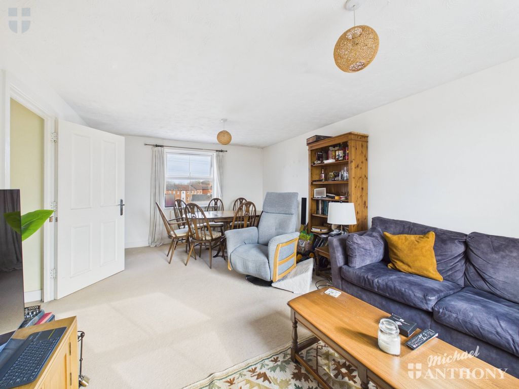 Property photo 2 of 8 Cam03852G0-Pr0571-Still005