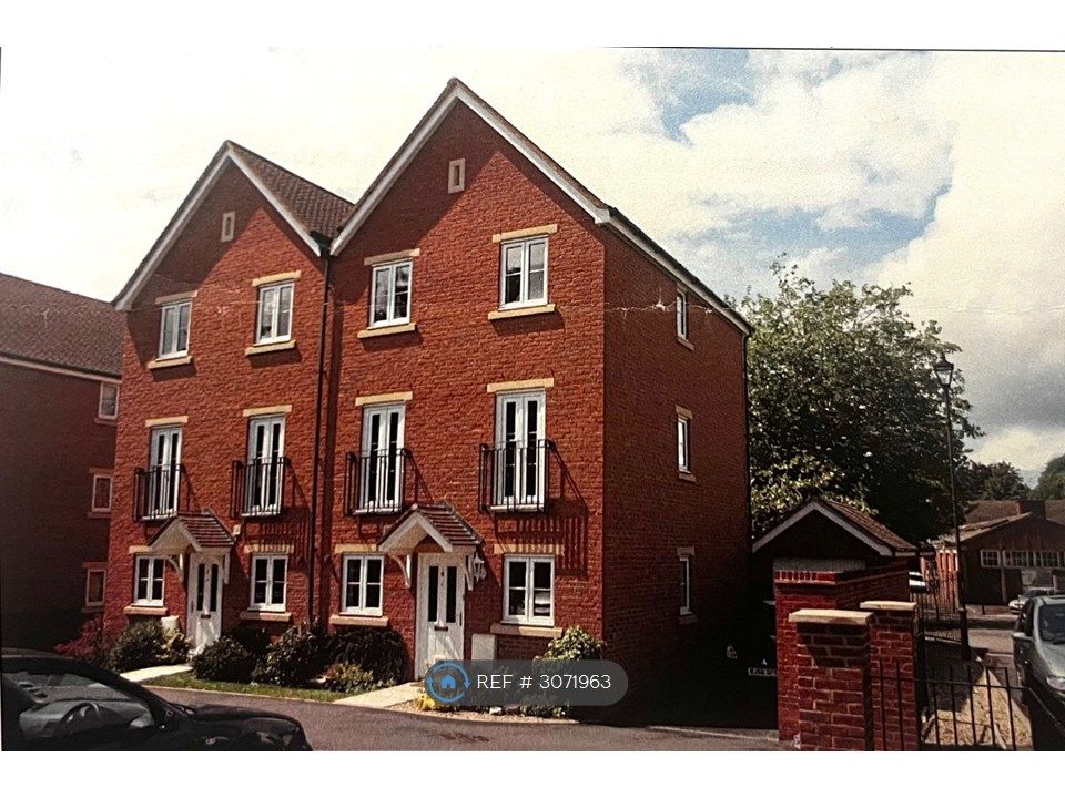 Property photo 2 of 23