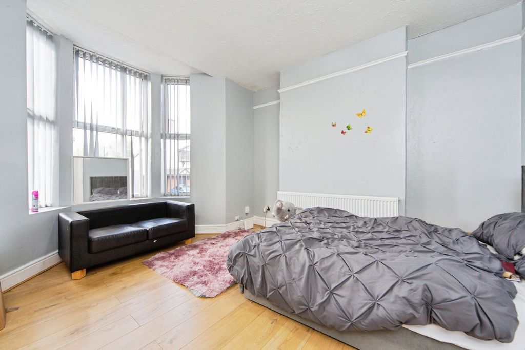 Property photo 2 of 22 Pbox-Img.Jpg