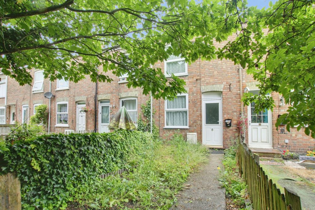 Property photo 1 of 8