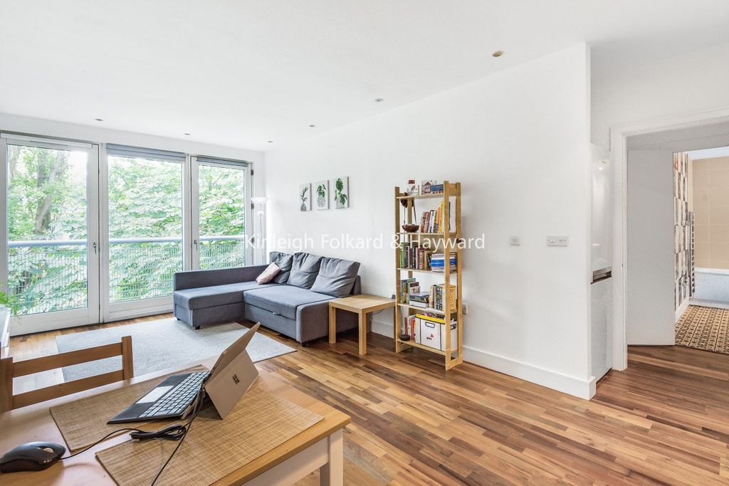 Property photo 2 of 6 Picture No. 23