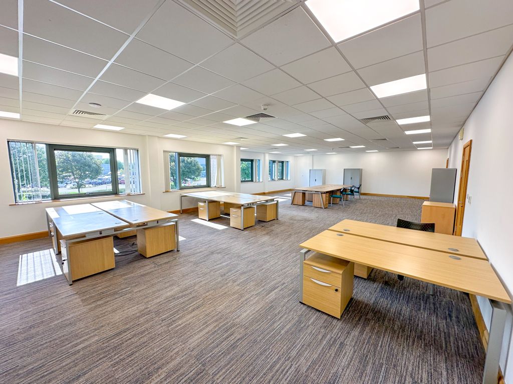 Property photo 1 of 7 Office