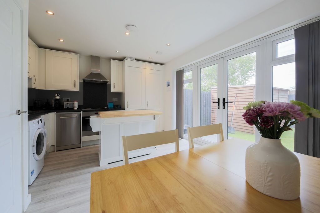 Property photo 3 of 17 Kitchen Dining Room