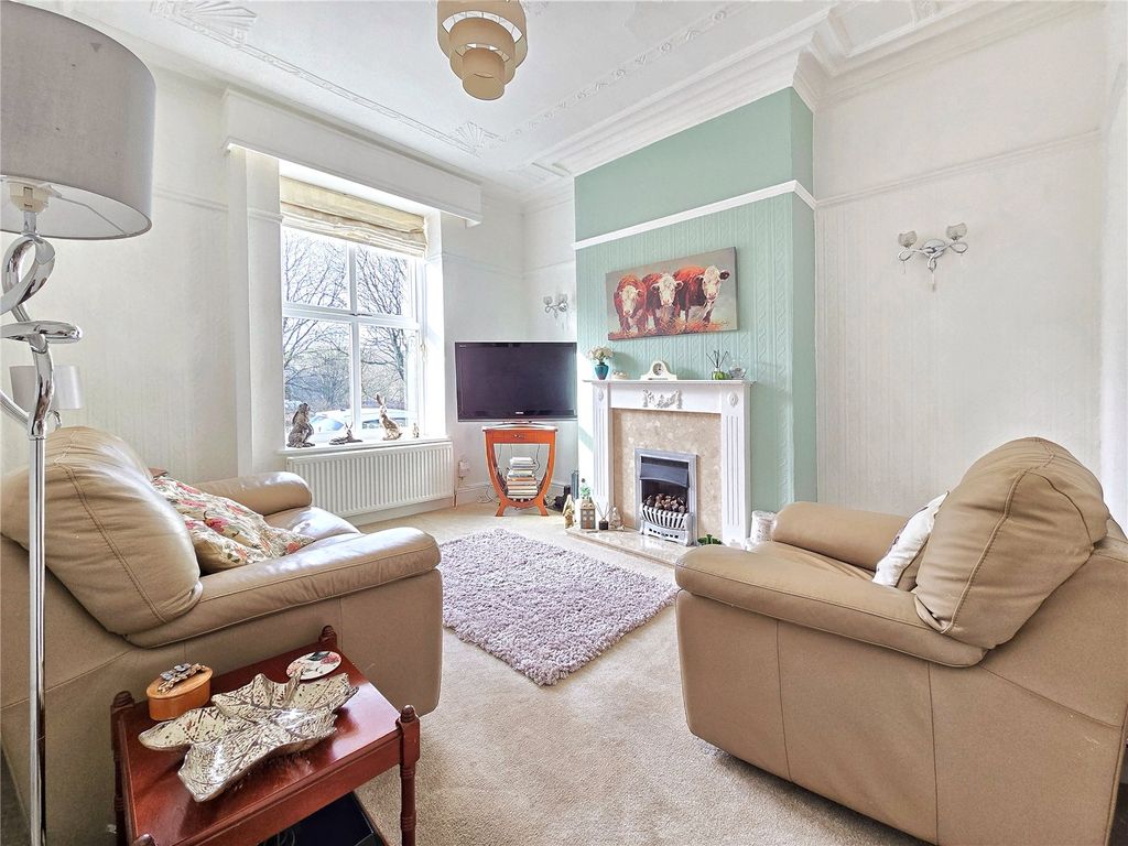 Property photo 2 of 22 Lounge