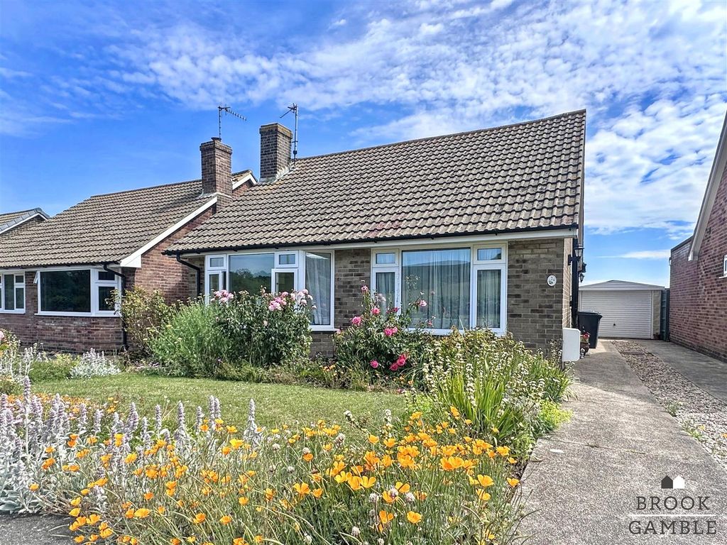 Property photo 1 of 21 01323 438506