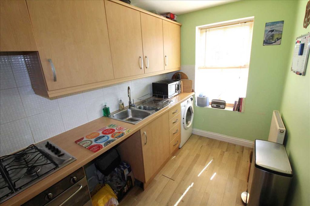 Property photo 2 of 15 Kitchen