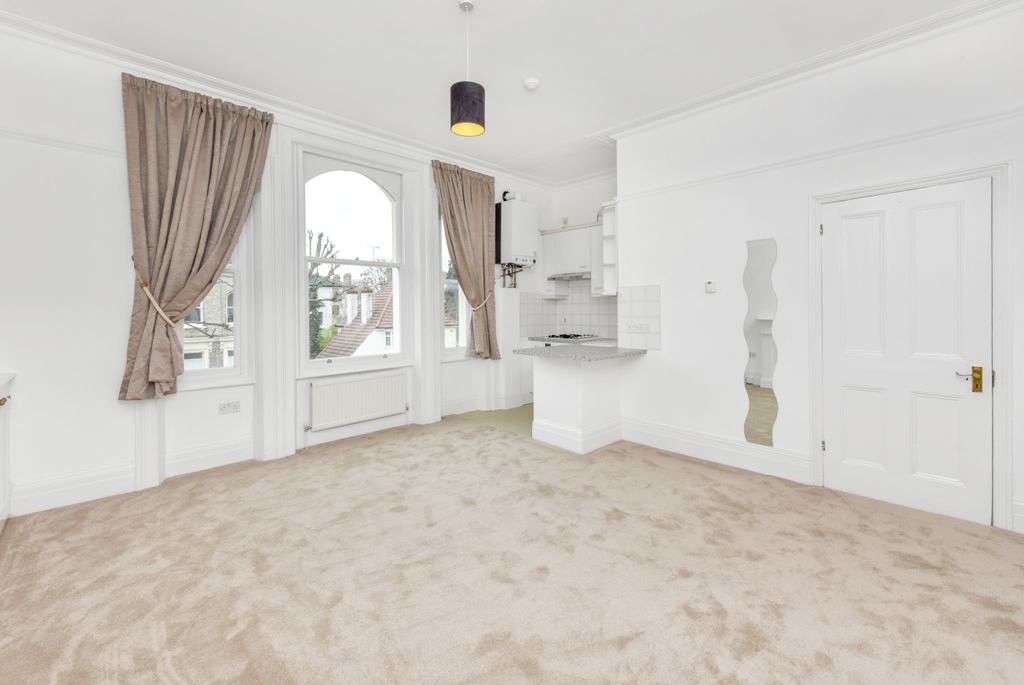 Property photo 2 of 8