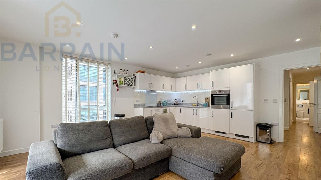Property photo 1 of 15 Two Bedrooms For Sale In Beckton - Barrain London