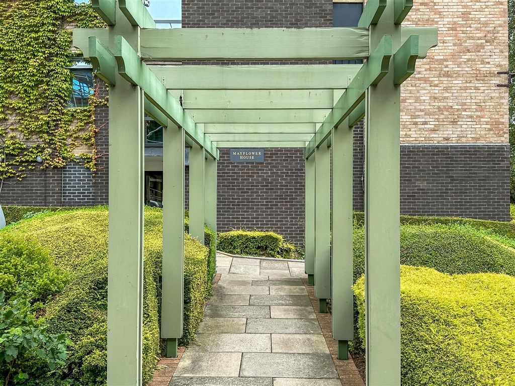 Property photo 2 of 11 Entrance.Jpg