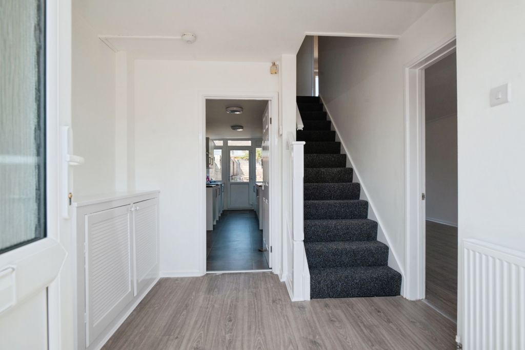 Property photo 3 of 16 Hallway