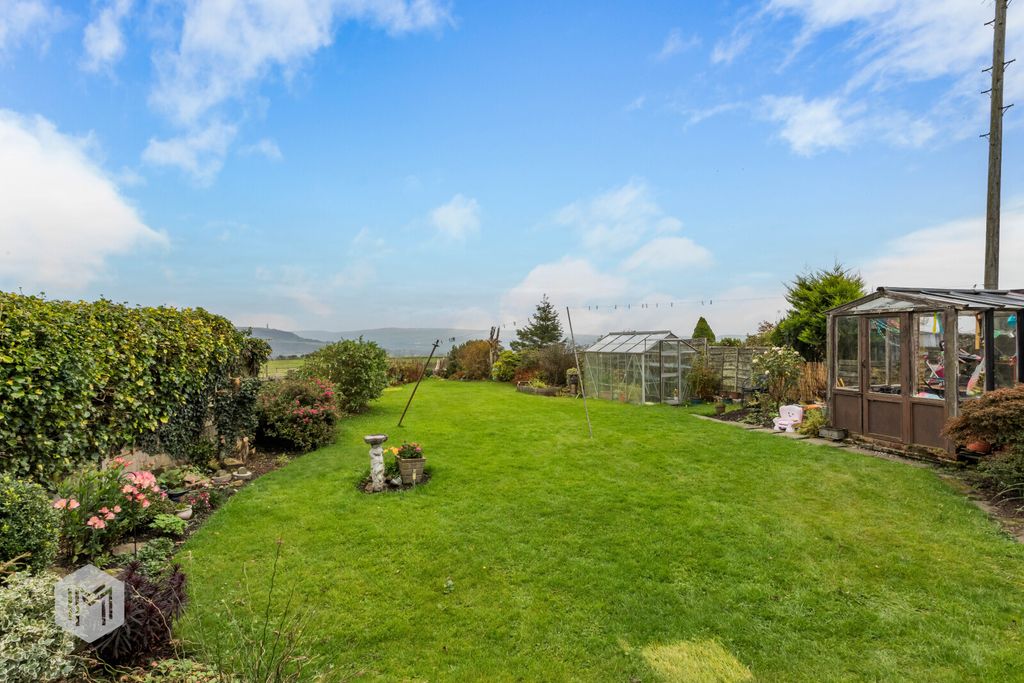 Property photo 2 of 21 Picture No. 19