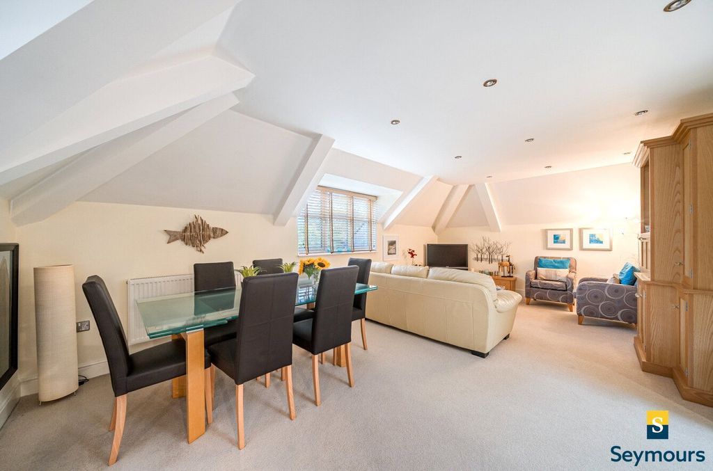 Property photo 2 of 14 Living/Dining