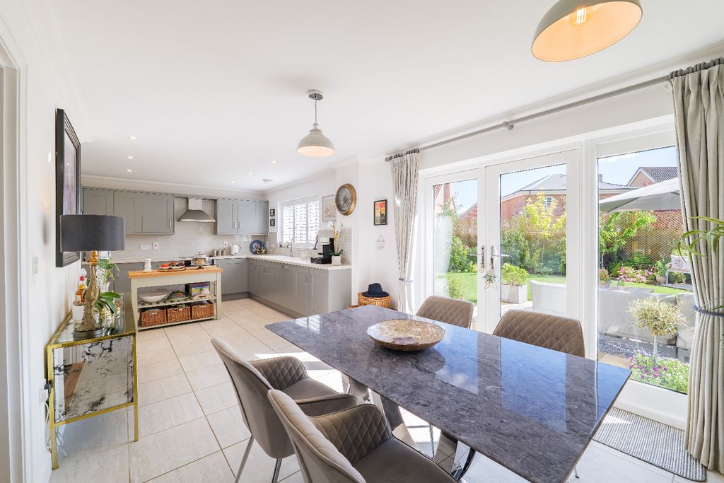 Property photo 2 of 28 5282627