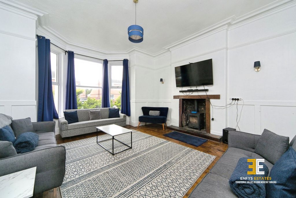 Property photo 3 of 38
