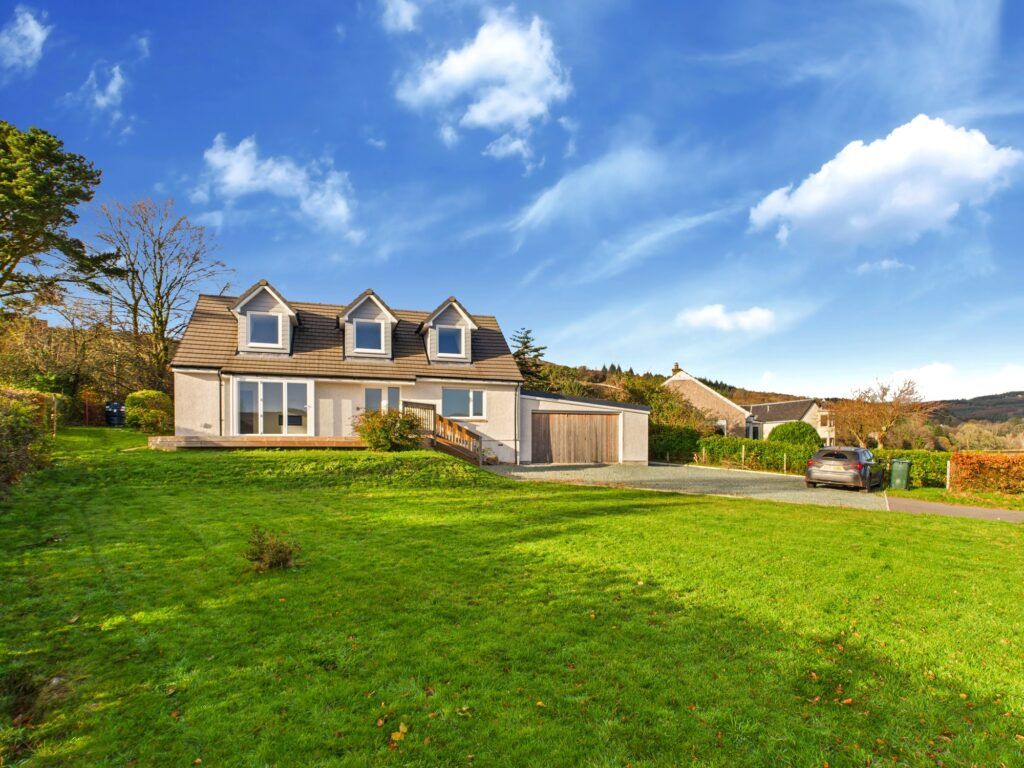 Property photo 2 of 40