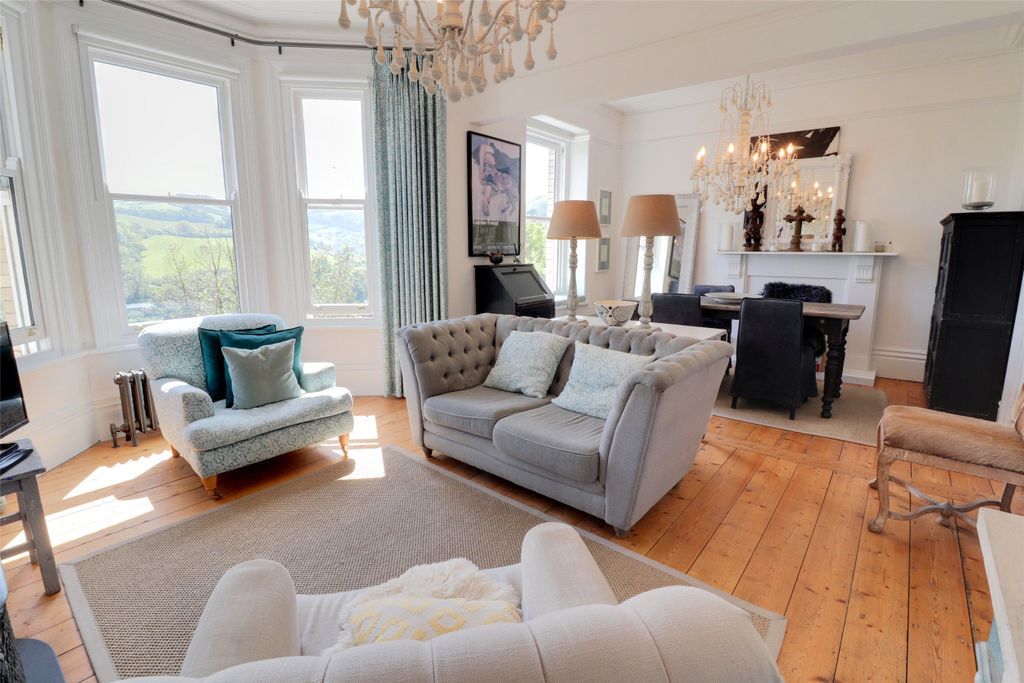 Property photo 1 of 22 Picture No. 08