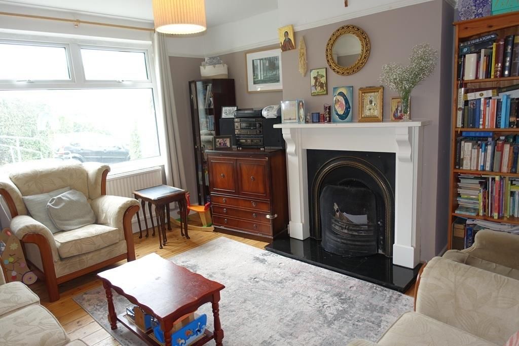 Property photo 2 of 31 Living Room