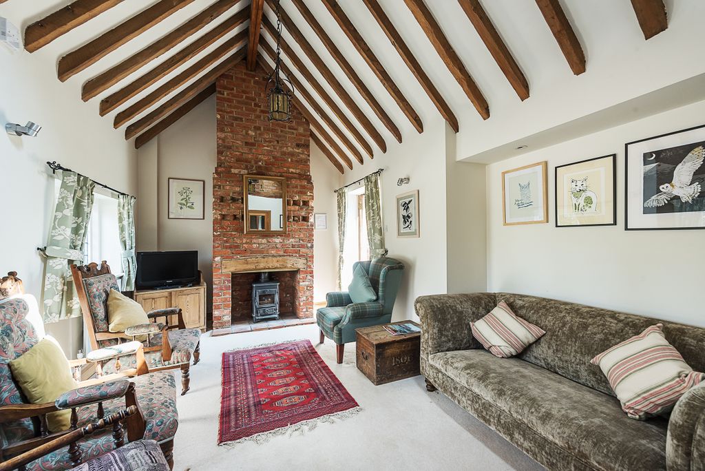 Property photo 2 of 10