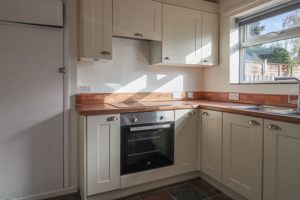 Property photo 3 of 17 4669737