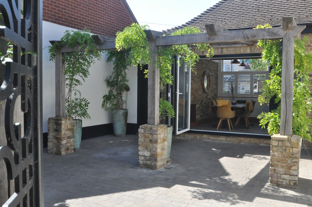 Property photo 2 of 30