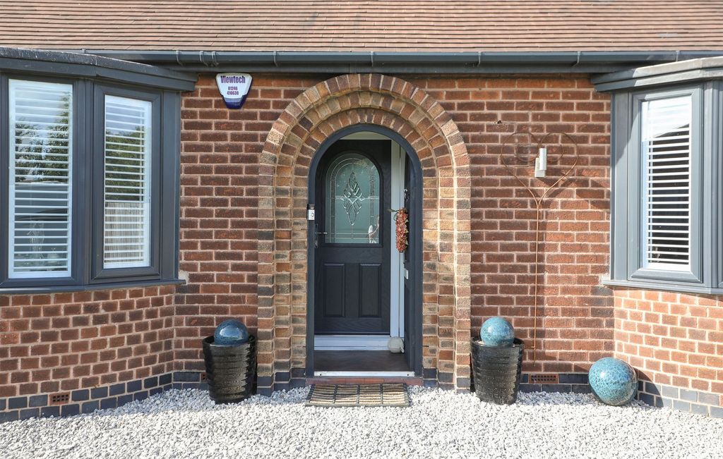 Property photo 2 of 42