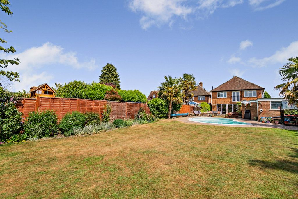 Property photo 2 of 22 Garden