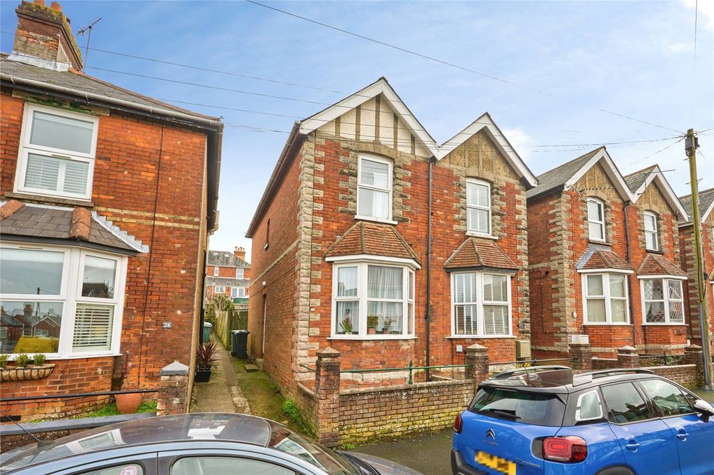 Property photo 1 of 13 Front