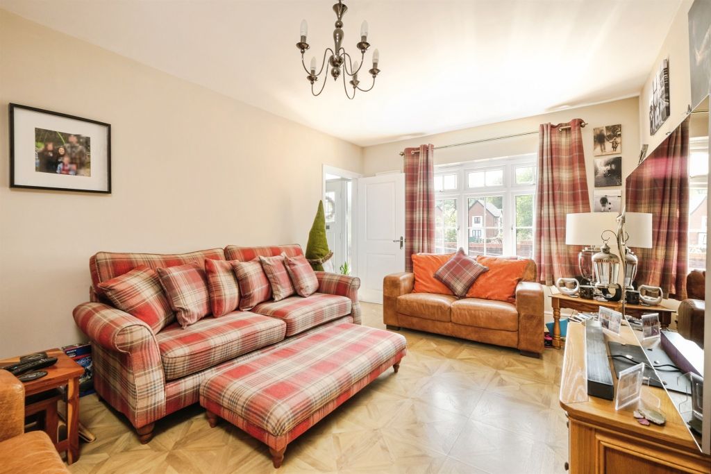 Property photo 2 of 32