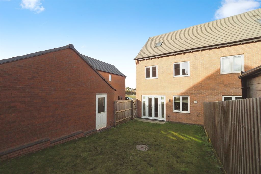 Property photo 2 of 20