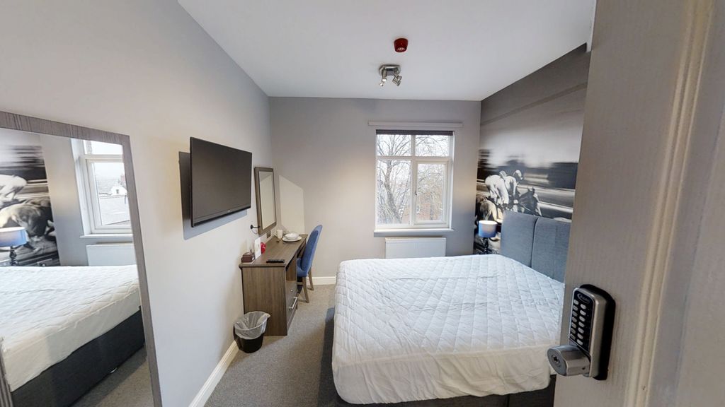 Property photo 1 of 6 R-16