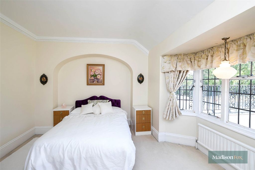 Additional image 27 of 7 bed detached house for saleAlderton Hill, Loughton, Essex IG10