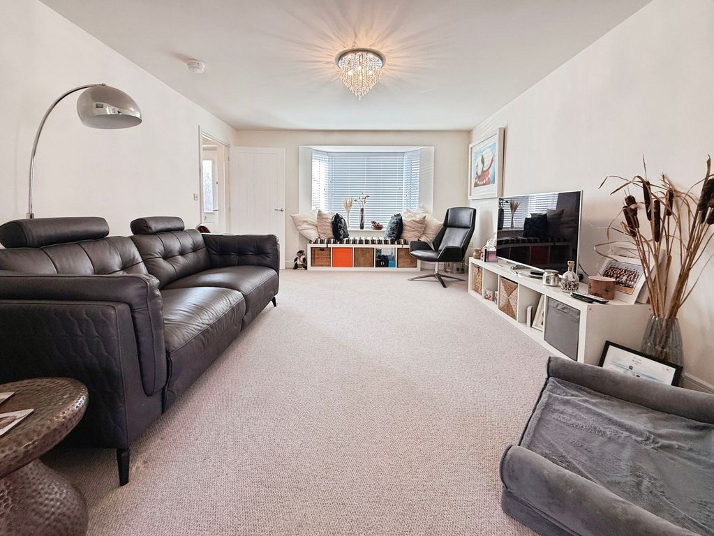 Property photo 3 of 18