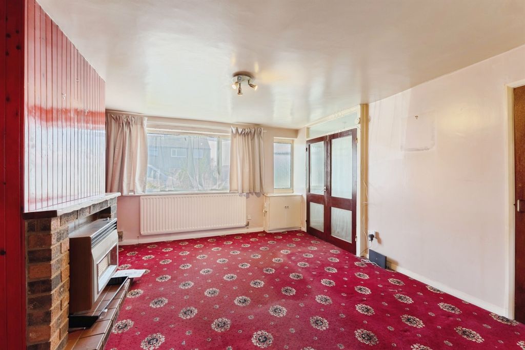 Property photo 2 of 16